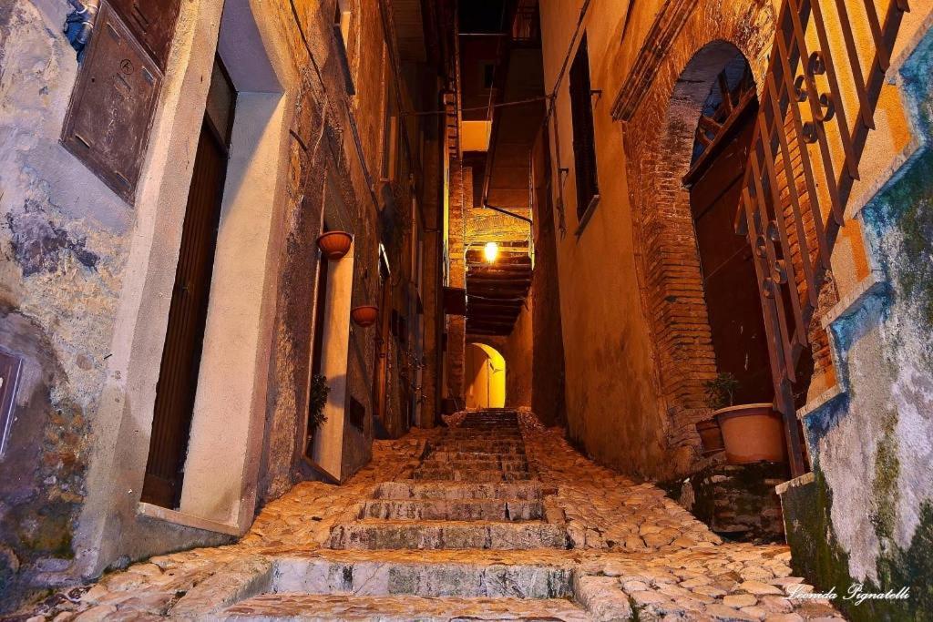 Casa In Antico Borgo Medievale A Tarano Ri, Via Giacomo Leopardi, 15 Villa Esterno foto